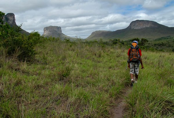 What are the best hiking trails to explore the UK's natural beauty?